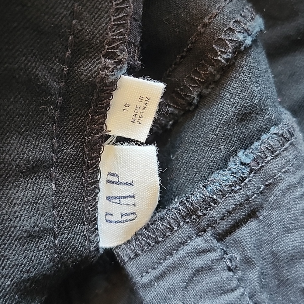 GAP Women's High Waist Black Shorts - Picture 3 of 3